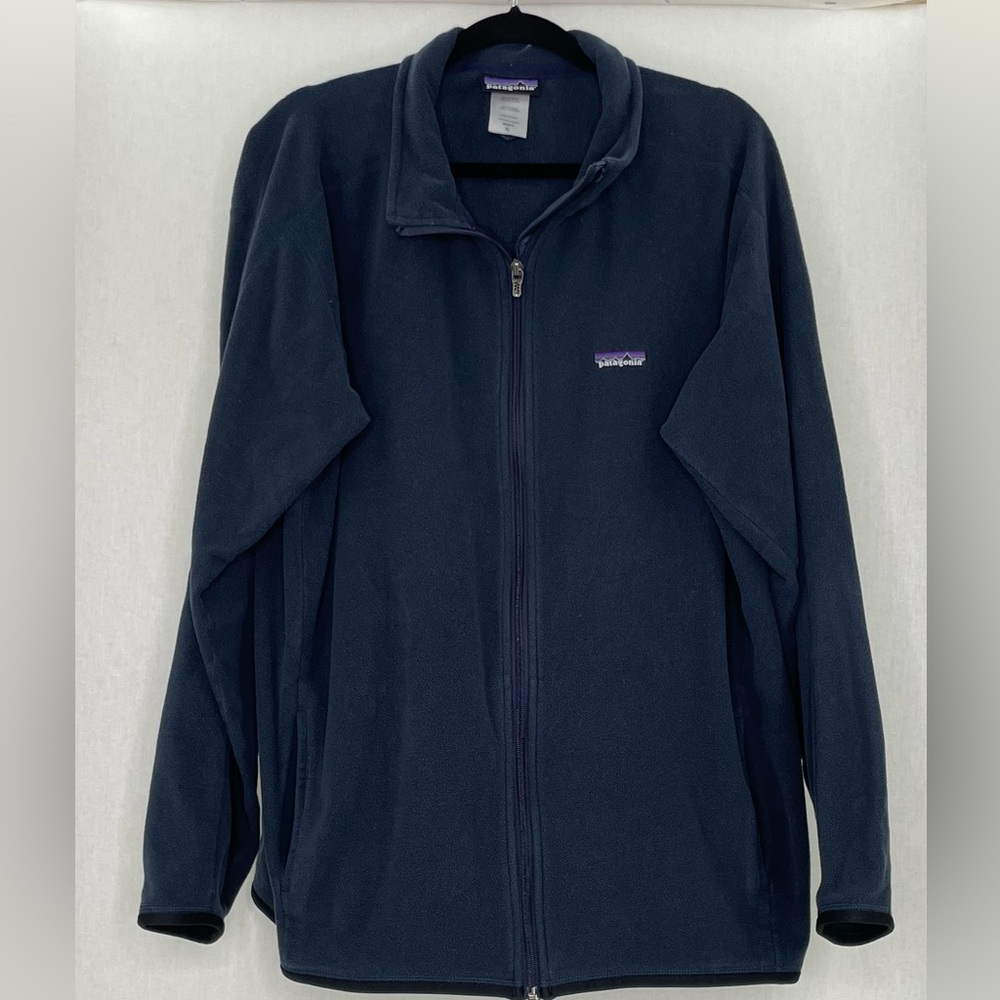 Patagonia Men’s Navy XL zip front jacket